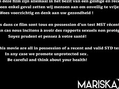 Белый мужчина отодрал и забрызгал спермой молодую сиськастую мулатку