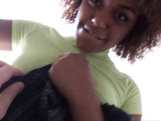 Студент отымел в киску молодую мулатку и темноволосую белую девчонку