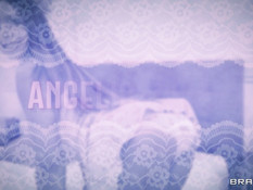 Возбудился наблюдая за примеряющей трусики девкой и отпердолил в анал