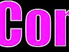 Две молодые тёлки с тату ебутся с двумя парнями на свинг пати в отеле