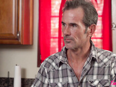 Рыжеволосая девка и зрелая блондинка трахаются с мужиком и парнишкой