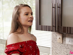 Рыжая сисястая дамочка и молодая девчонка ебутся с дедом и пареньком