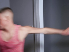 Голубой парень вышел из душа и отпердолил в очко худого друга с тату