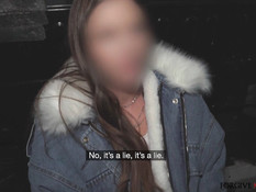 Сиськастая девка с пышными формами ебётся с мужиком в микроавтобусе