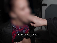 Мужчина отымел в микроавтобусе и обкончал молодую сиськастую шалаву