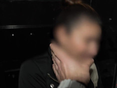 Снял на ночной улице молодую шалаву и оттрахал в своём микроавтобусе