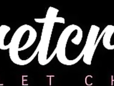 Блондиночка в короткой юбке сосёт член и трахается в анус на балконе