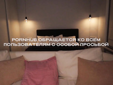 Кареглазая русская девчонка мастурбирует клитор и ебёт себя фаллосом