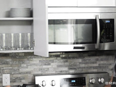 Пошёл в спальню за молодой грудастой брюнеткой и отымел во все дырки