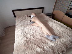 Разбуженная грудастая русская девка делает минет и ебётся на кровати