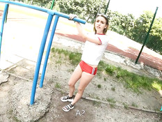 Сиськастая русская студентка ради зачёта сосёт член у преподавателя