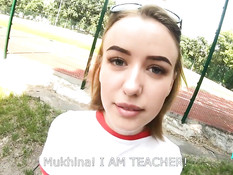 Сиськастая русская студентка ради зачёта сосёт член у преподавателя