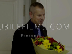 Двое парней ебут во все дырки тощую русскую тёлку с маленькой грудью