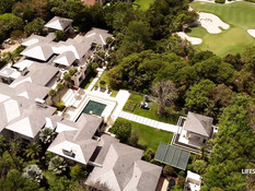 Босс отпердолил в офисе в анус зрелую латиноамериканскую секретаршу