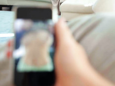 Голубоглазая русская красавица с тату оттрахана и заполнена спермой