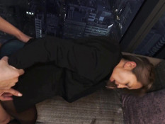 Шикарная японская милфа с большой грудью трахается с молодым парнем