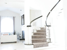 Три молодые татуированные блондиночки затрахали утомлённого мужчину