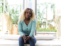 Сиськастая молодая мулатка отсосала у негра и дала оттрахать в киску