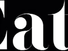 Три красивые молодые лесбиянки занимались страстным сексом на диване