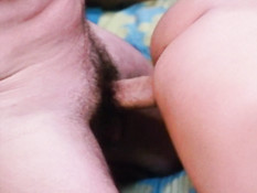 Неугомонные любовницы заставили бородатого мужчину кончать два раза