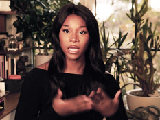 Чернокожий транссексуал отодрал на кровати и обкончал небритого парня