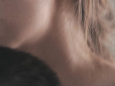 Заботливый мужчина трахает заглянувшую на кухню стройную русскую жену