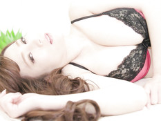 Пышногрудая японская красавица делает минет и трахается с любовником