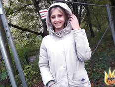 Мужик отымел в заброшенной многоэтажке молодую украинскую блондинку