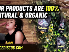 Парень отымел на кровати молодую кудрявую мулатку и обкончал её попу