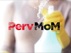 Неугомонная зрелая брюнетка с большими сиськами затрахала любовника