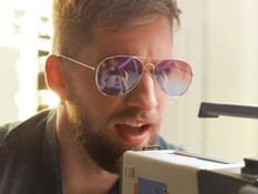 Рыжеволосый грудастый транс занимается сексом с мускулистым мужчиной