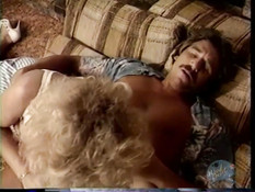 Блондинка с большими дойками бешено ебётся с усатым мужиком на полу