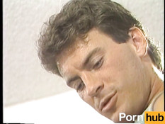 Брюнетка с большой грудью ебётся с любовником, а её муж с блондинкой