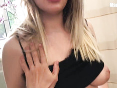 Однокурсник отодрал на кровати в киску сиськастую русскую студентку