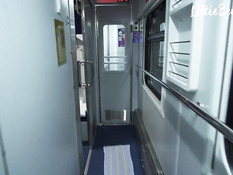 Светловолосая русская студентка ебётся с попутчиком в купе поезда