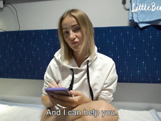 Светловолосая русская студентка ебётся с попутчиком в купе поезда