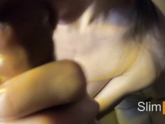 Оттраханная в киску сисястая русская девка выдрочила сперму на грудь