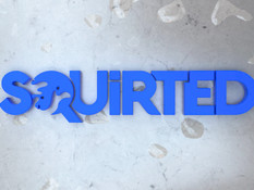 Юная татуированная блондинка оттрахана мужиком в киску и рабочий анус