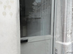 Рыжеволосая грудастая милфа оттрахана на полу в бритую пизду и анус