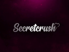 Молодая сиськастая блондинка с косичками трахается с парнем в парке