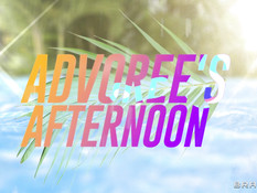 Сочная татуированная мулатка с большой грудью ебётся возле бассейна