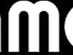 Горячая сисястая девка с тату сосёт член и ебётся с мужчиной на яхте