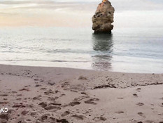 Роскошная молодая блондиночка с большими сиськами трахается на пляже