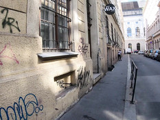 Довёл до сквирта пышногрудую темноволосую девчонку и оттрахал в анус