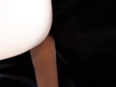 Сисястая татуированная девка с косой оттрахана двумя парнями в киску