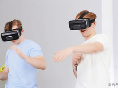 Пышная грудастая блондинка отпердолена пареньком во влагалище и анус