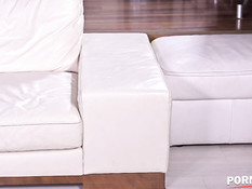 Две грудастые зрелые блондинки занялись свинг сексом с двумя мужиками