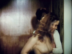 Грудастая зрелая шлюха отпердолена клиентом в анус и полита спермой