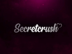 Блондинка с косой занимается анальной мастурбацией на песчаном пляже