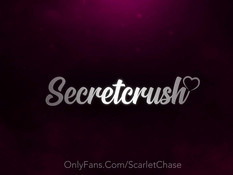 Девушка с косичками в душе теребит клитор и ебёт себя фаллосом в анус